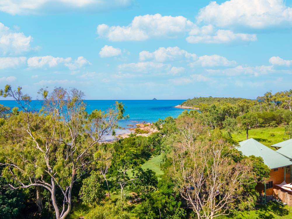 8 Gloucester Avenue, HIDEAWAY BAY, QLD 4800