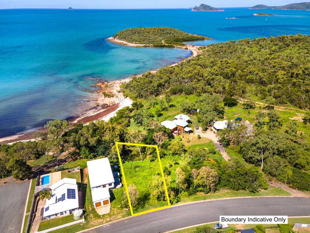 8 Gloucester Avenue, HIDEAWAY BAY, QLD 4800
