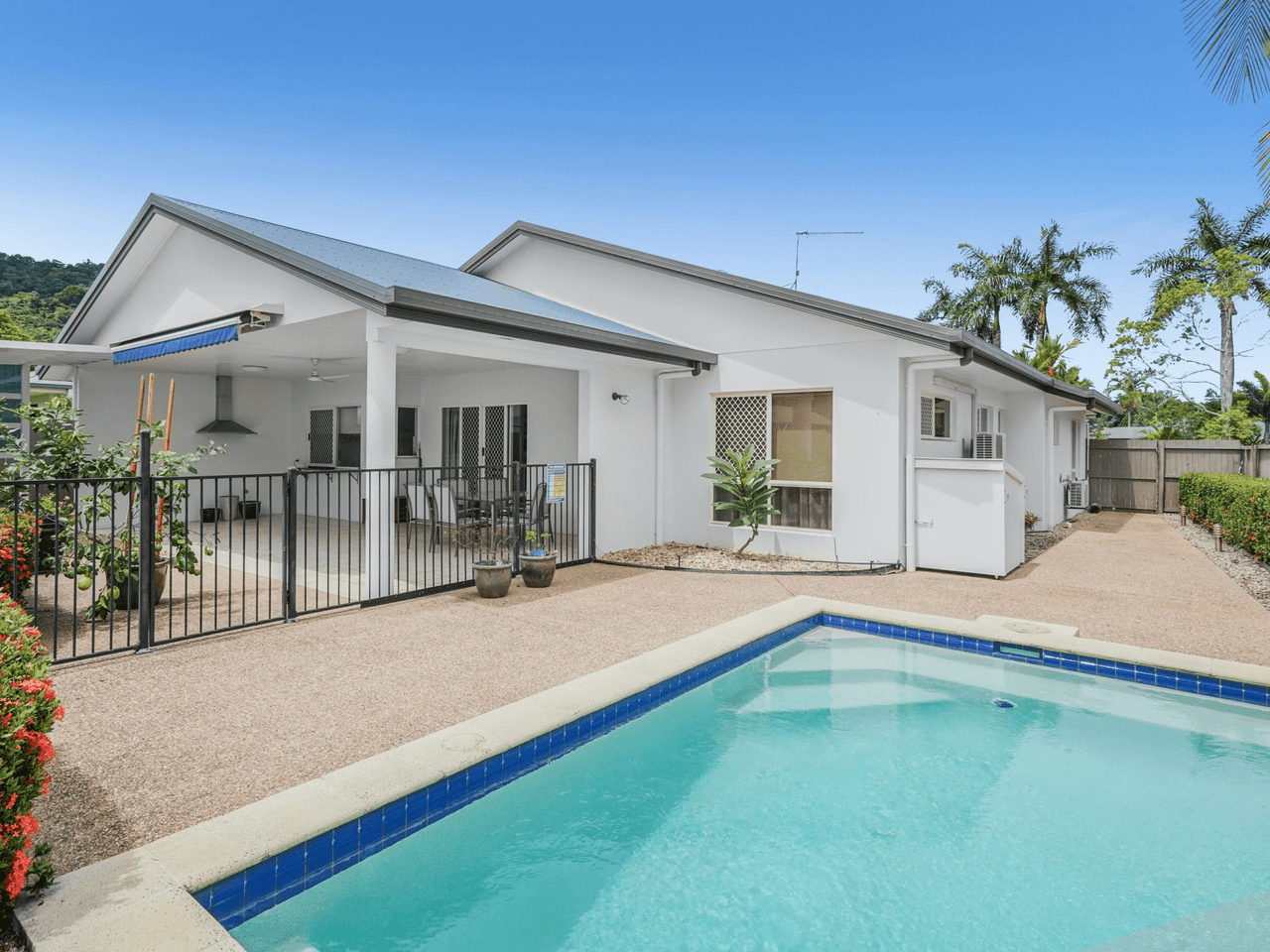 4 Aroona Street, CARAVONICA, QLD 4878