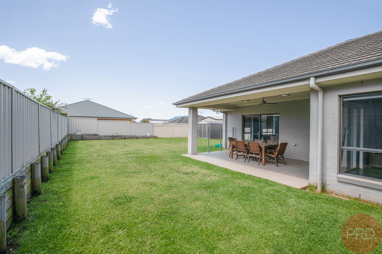 12 Stayard Drive, LARGS, NSW 2320