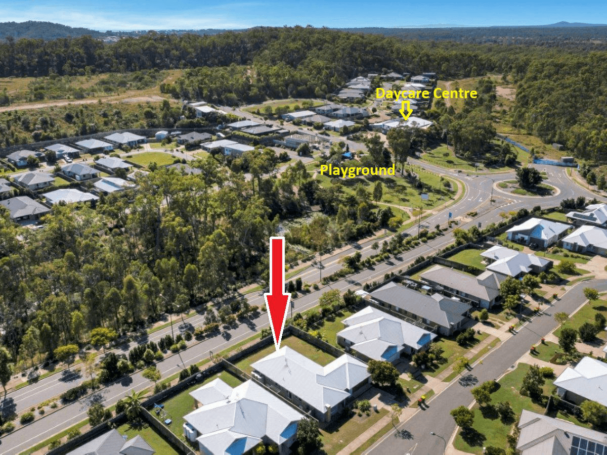 15 Clover Crescent, BOYNE ISLAND, QLD 4680