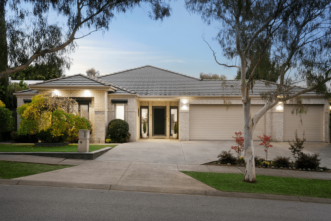 11 Glass Crescent, DOREEN, VIC 3754