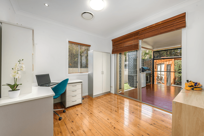 58 Musgrave Avenue, SOUTHPORT, QLD 4215