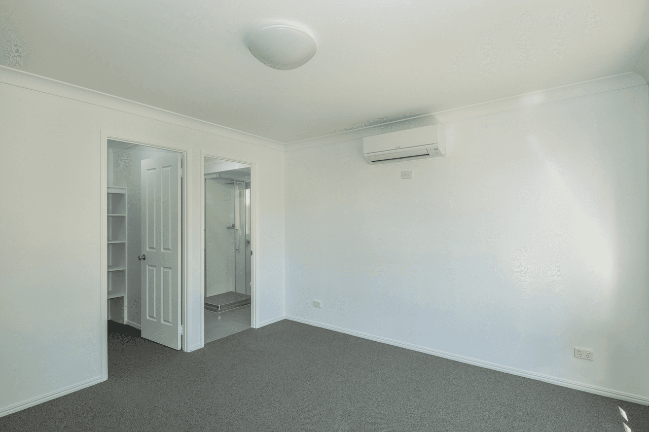 33 Paroz Crescent, BILOELA, QLD 4715