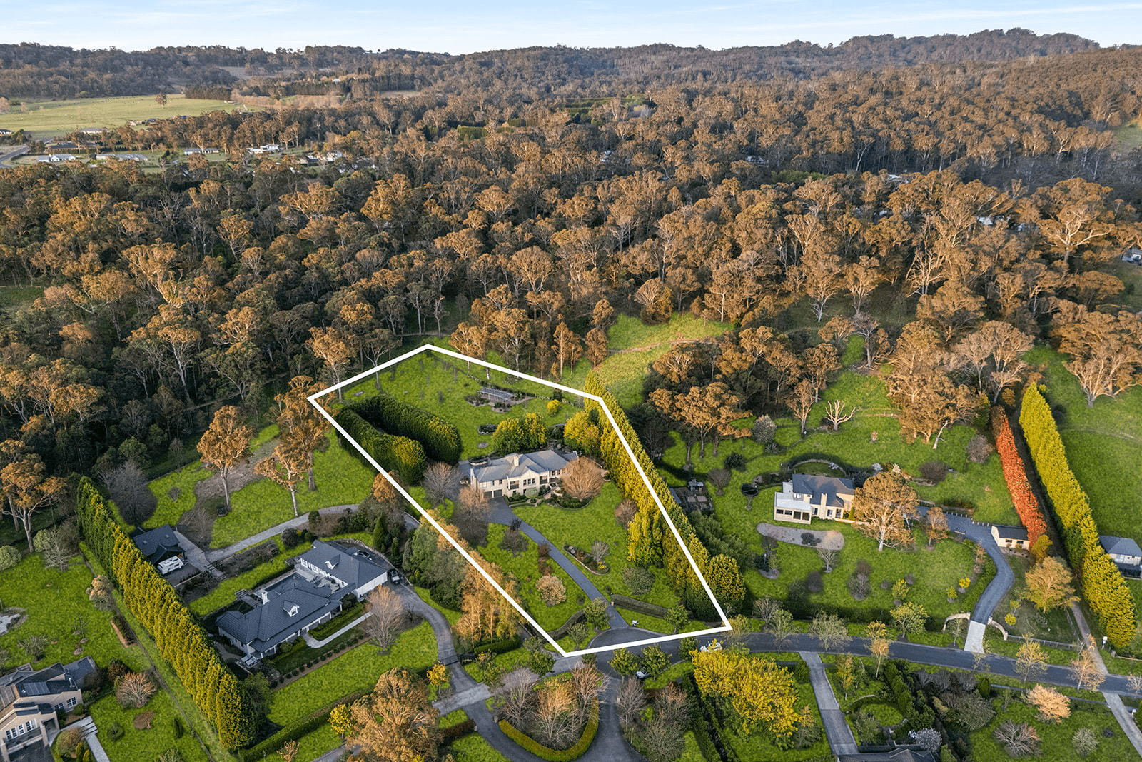 15 Carisbrooke Row, Bowral, NSW 2576