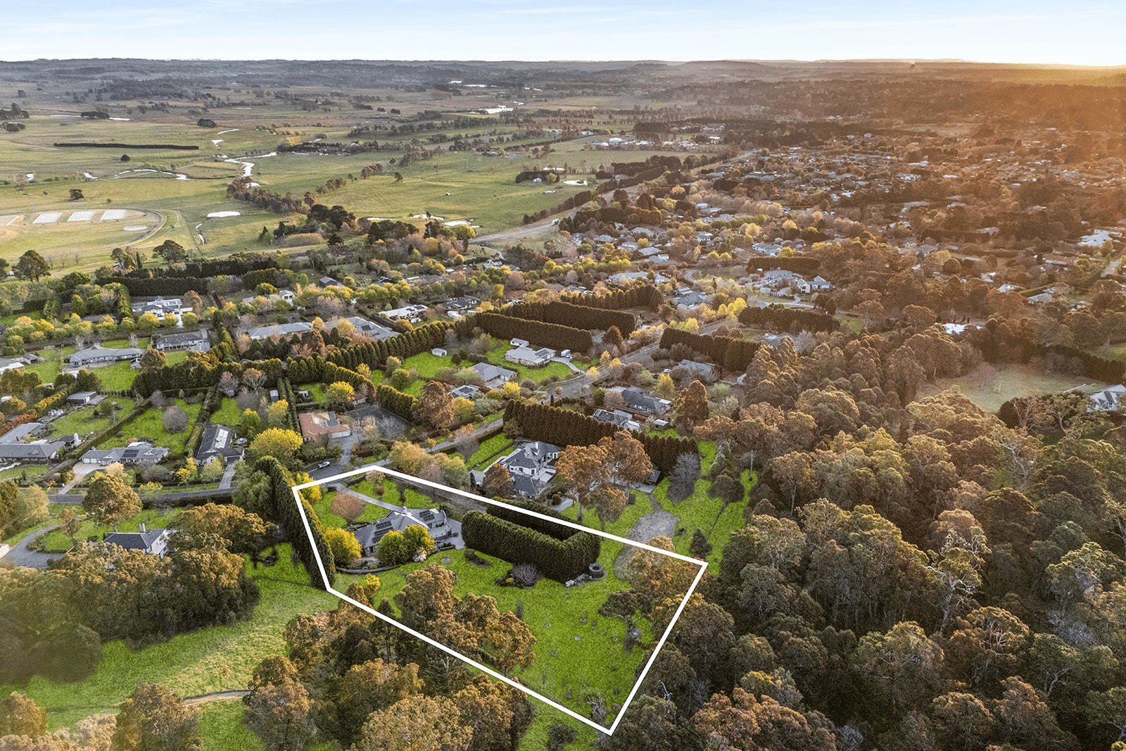 15 Carisbrooke Row, Bowral, NSW 2576