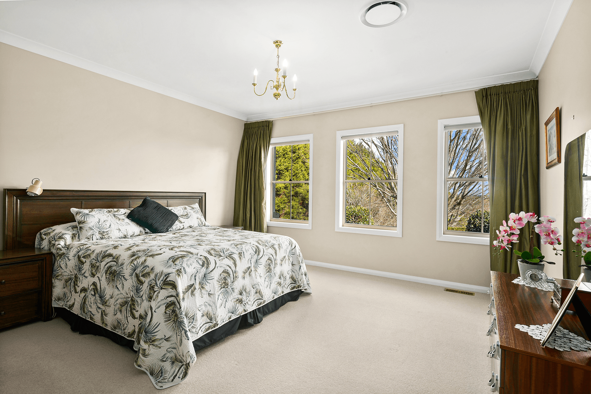 15 Carisbrooke Row, Bowral, NSW 2576