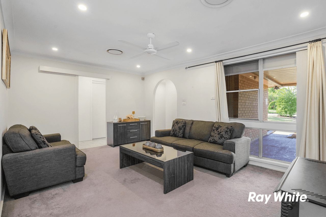 4 Olliver Crescent, ST CLAIR, NSW 2759