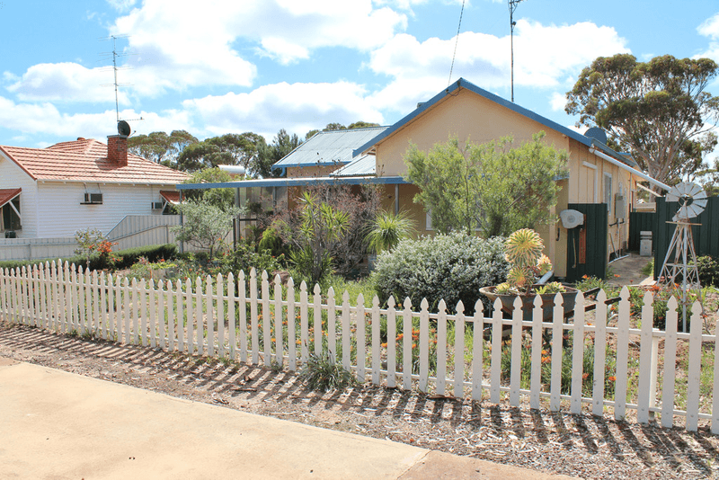 68 Forrest St, GOOMALLING, WA 6460