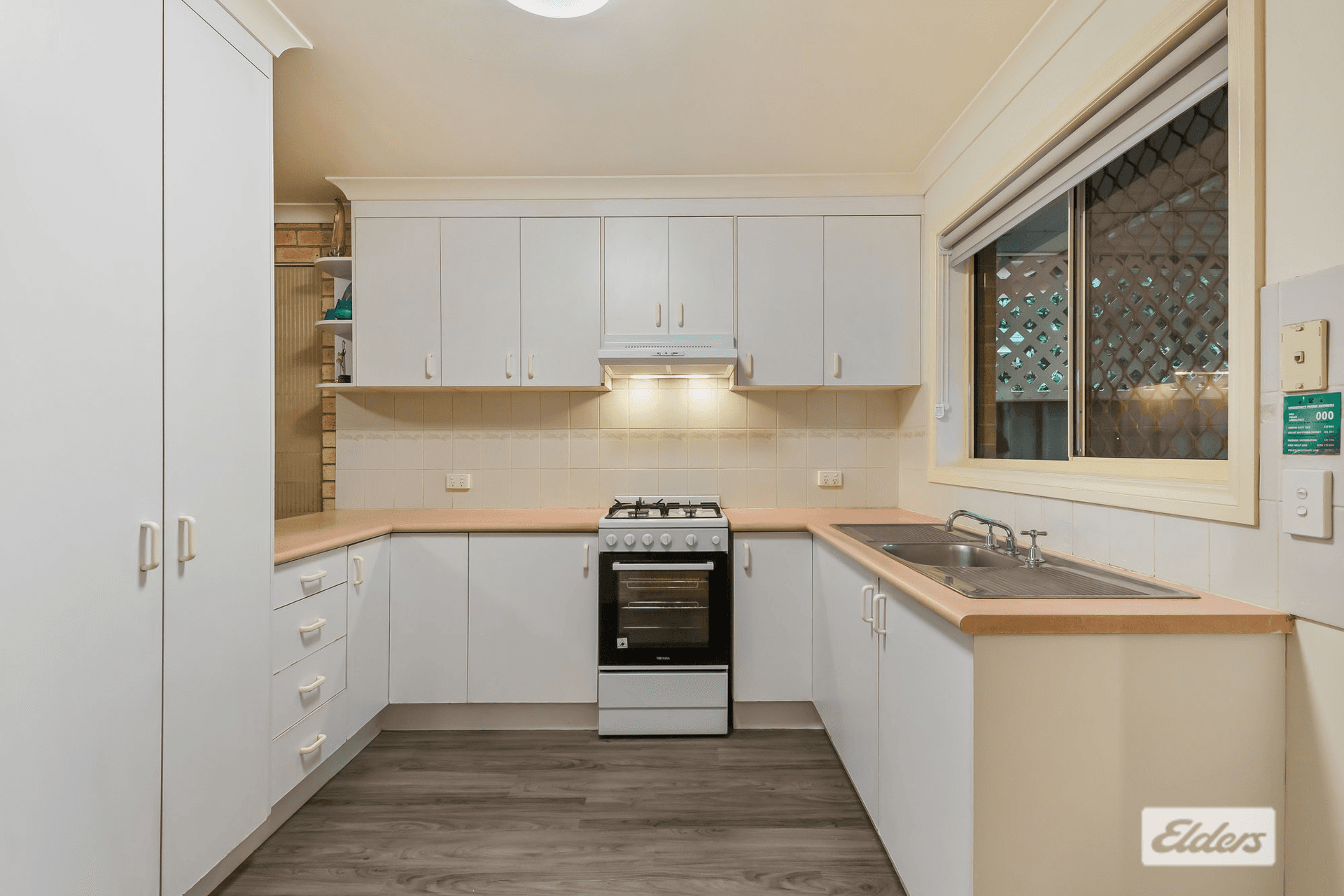 3/2 Owen Court, Lavington, NSW 2641