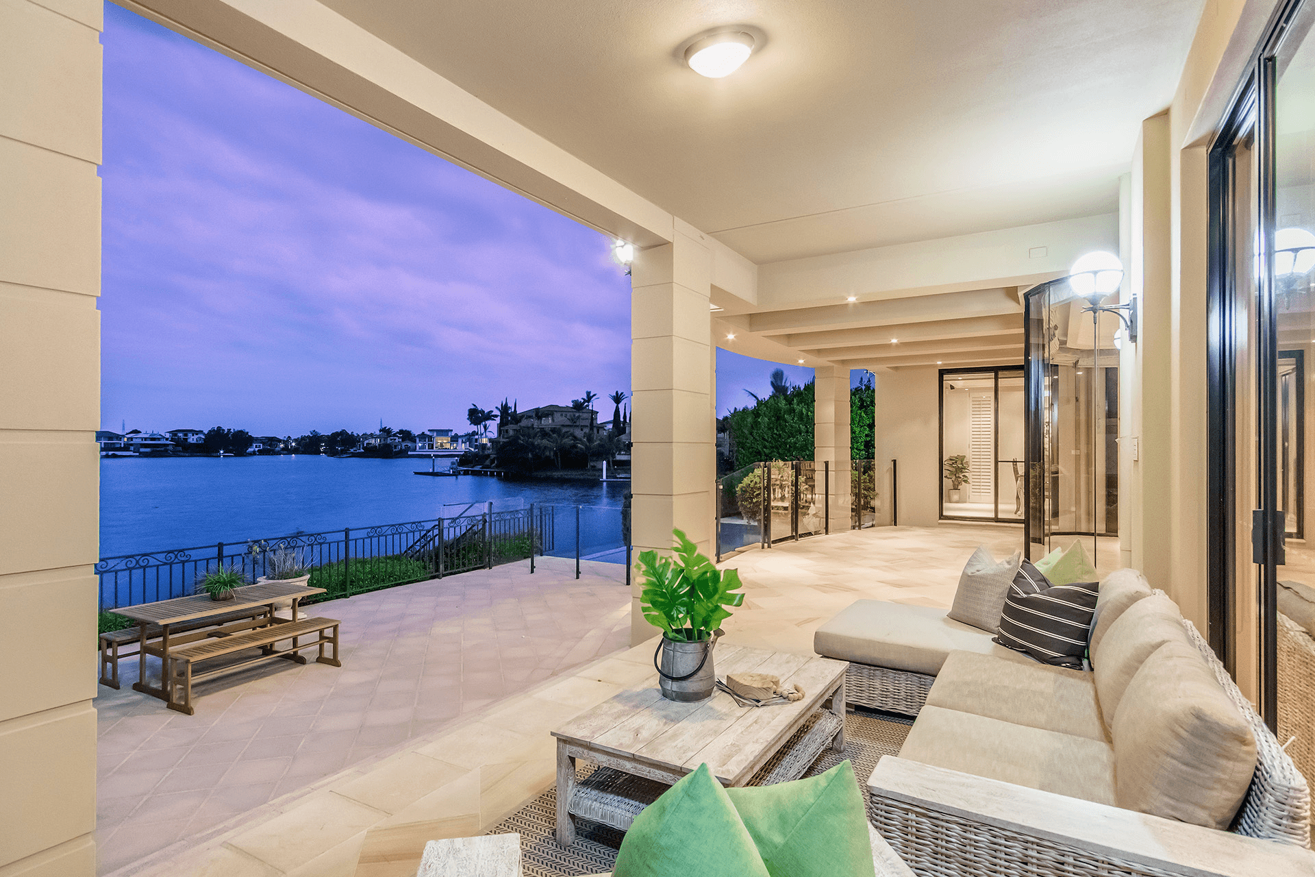 25 Istana View, Clear Island Waters, QLD 4226