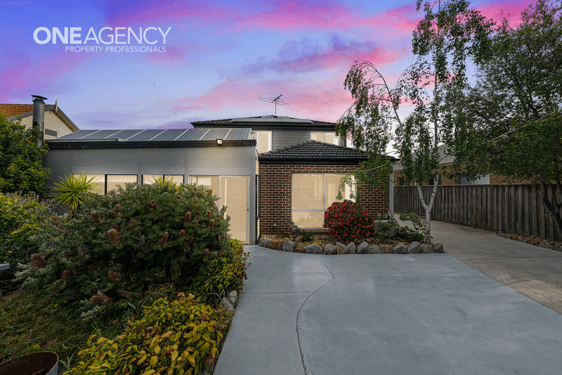 4 Livingstone Boulevard, PAKENHAM, VIC 3810