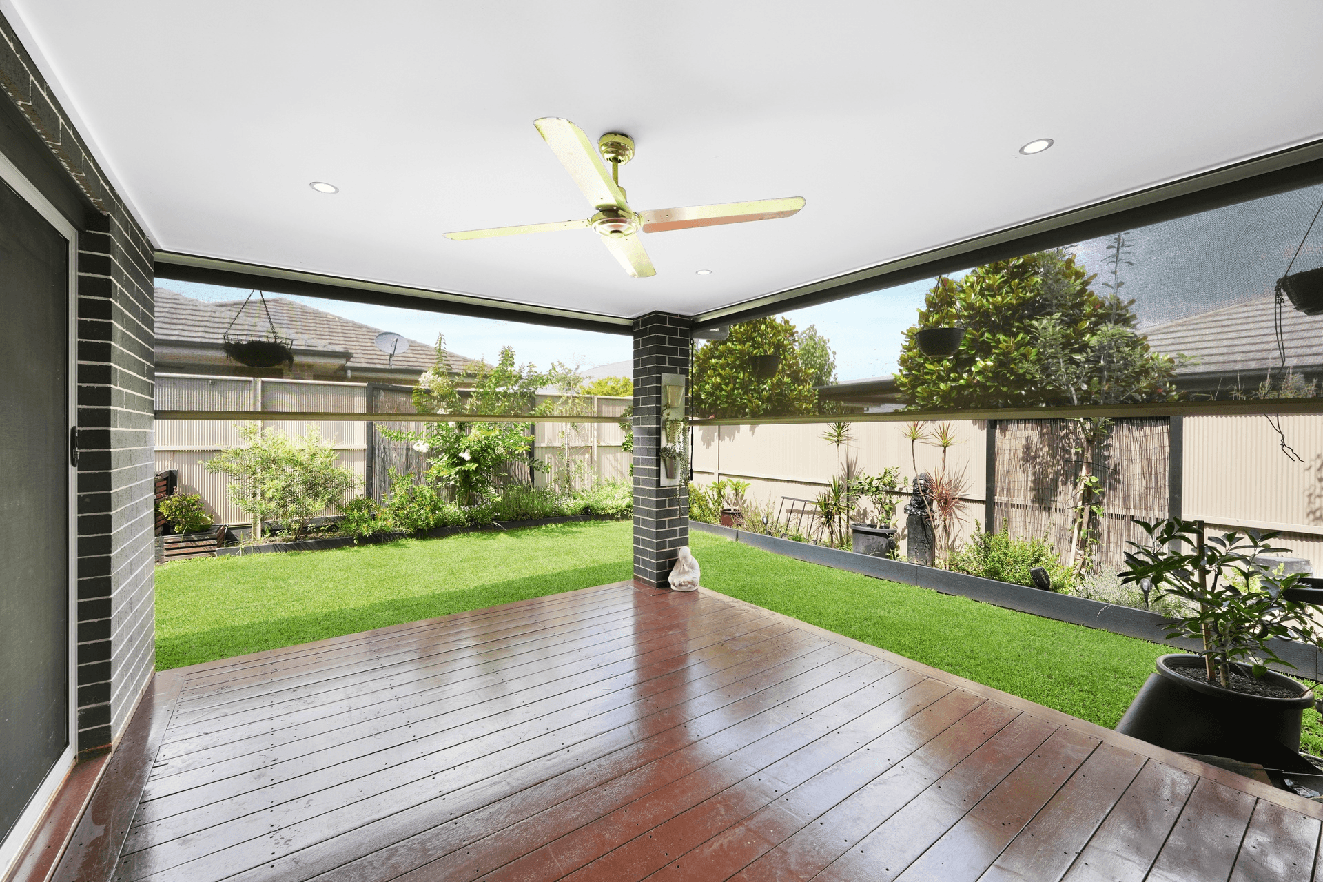 16 Rosecomb Ave, SPRING FARM, NSW 2570