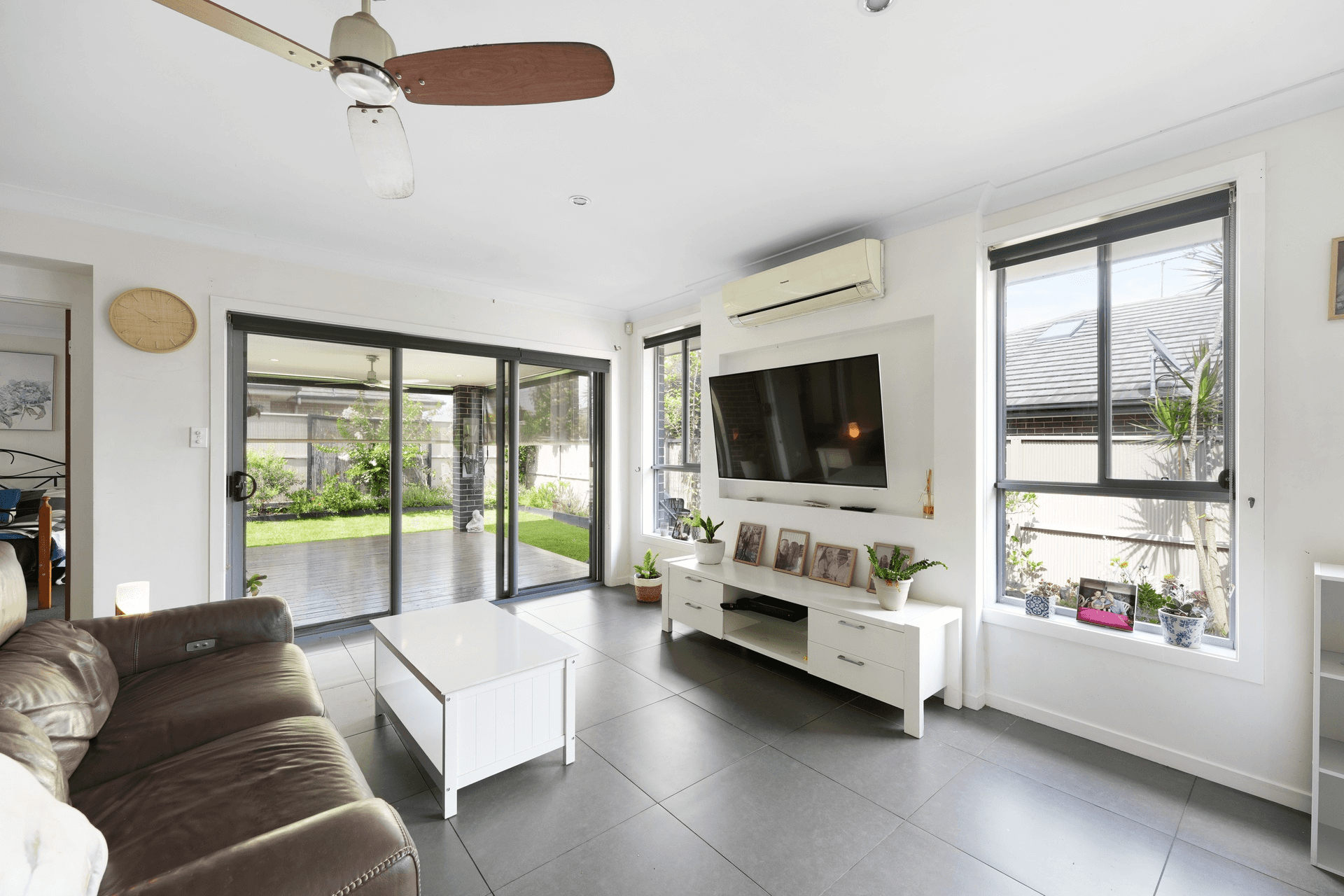 16 Rosecomb Ave, SPRING FARM, NSW 2570