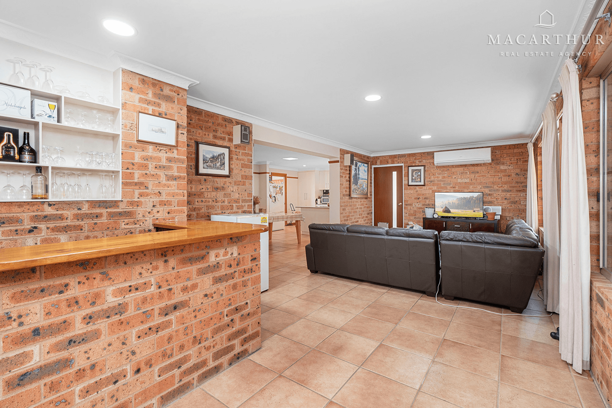 63 Simkin Crescent, Kooringal, NSW 2650