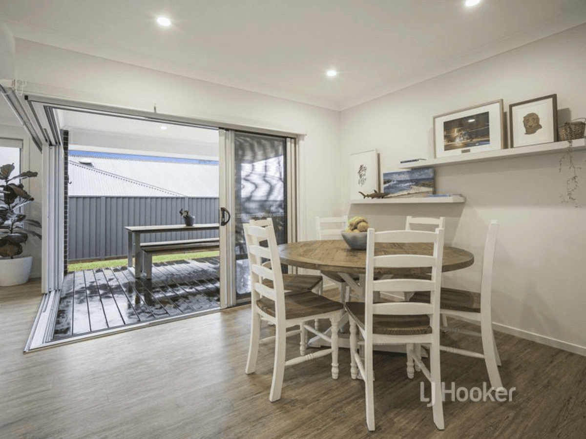 24 Halloran Street, VINCENTIA, NSW 2540