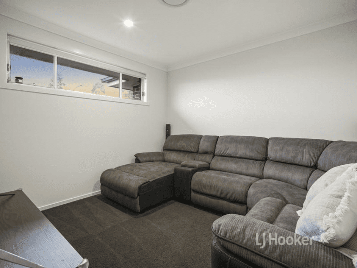 24 Halloran Street, VINCENTIA, NSW 2540