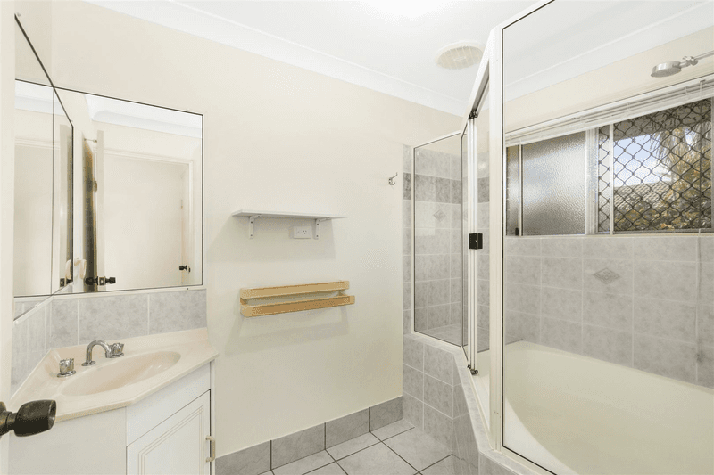 5 Stafford Close, Kirwan, QLD 4817