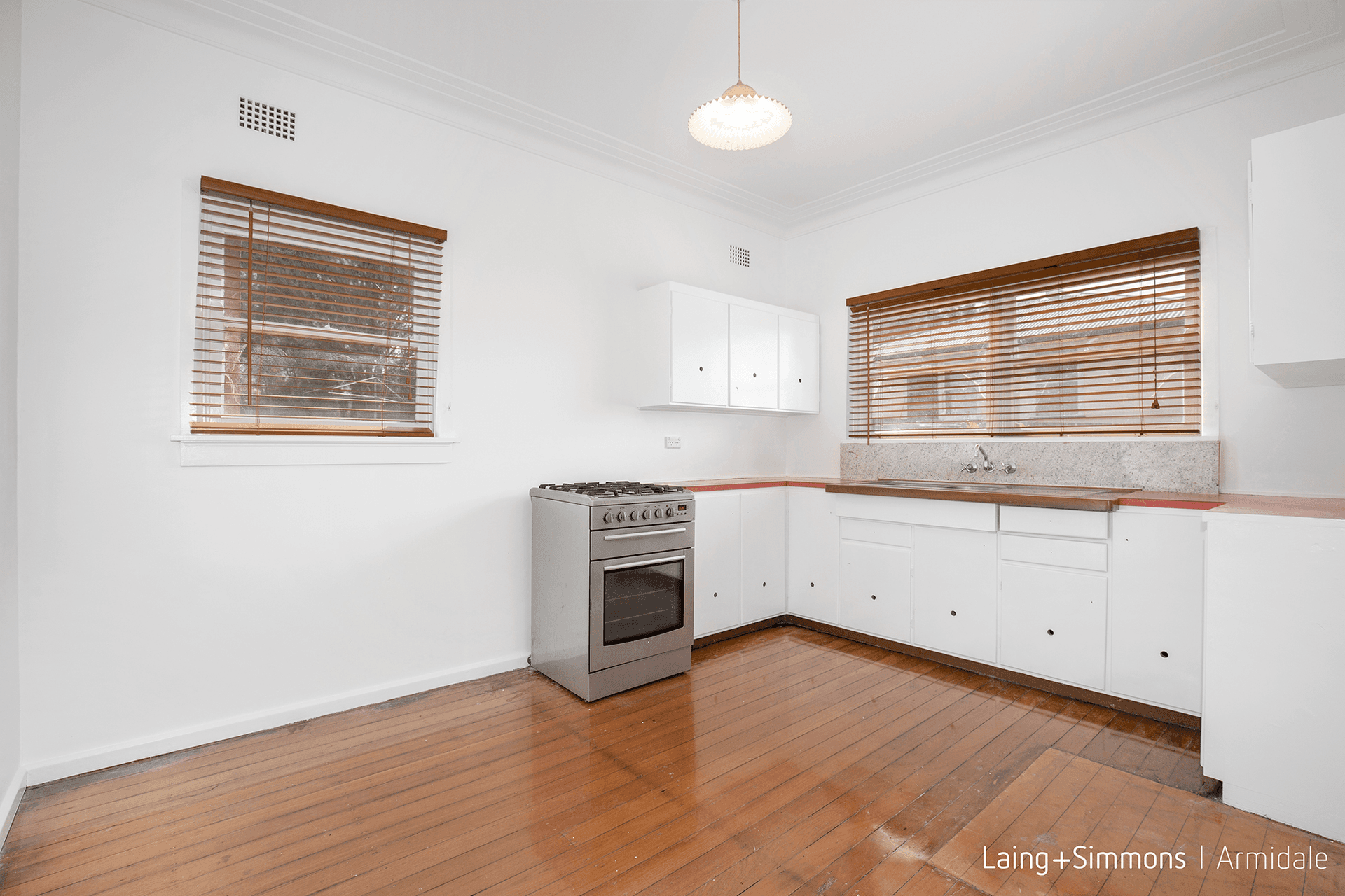 18 Douglas Street, Armidale, NSW 2350