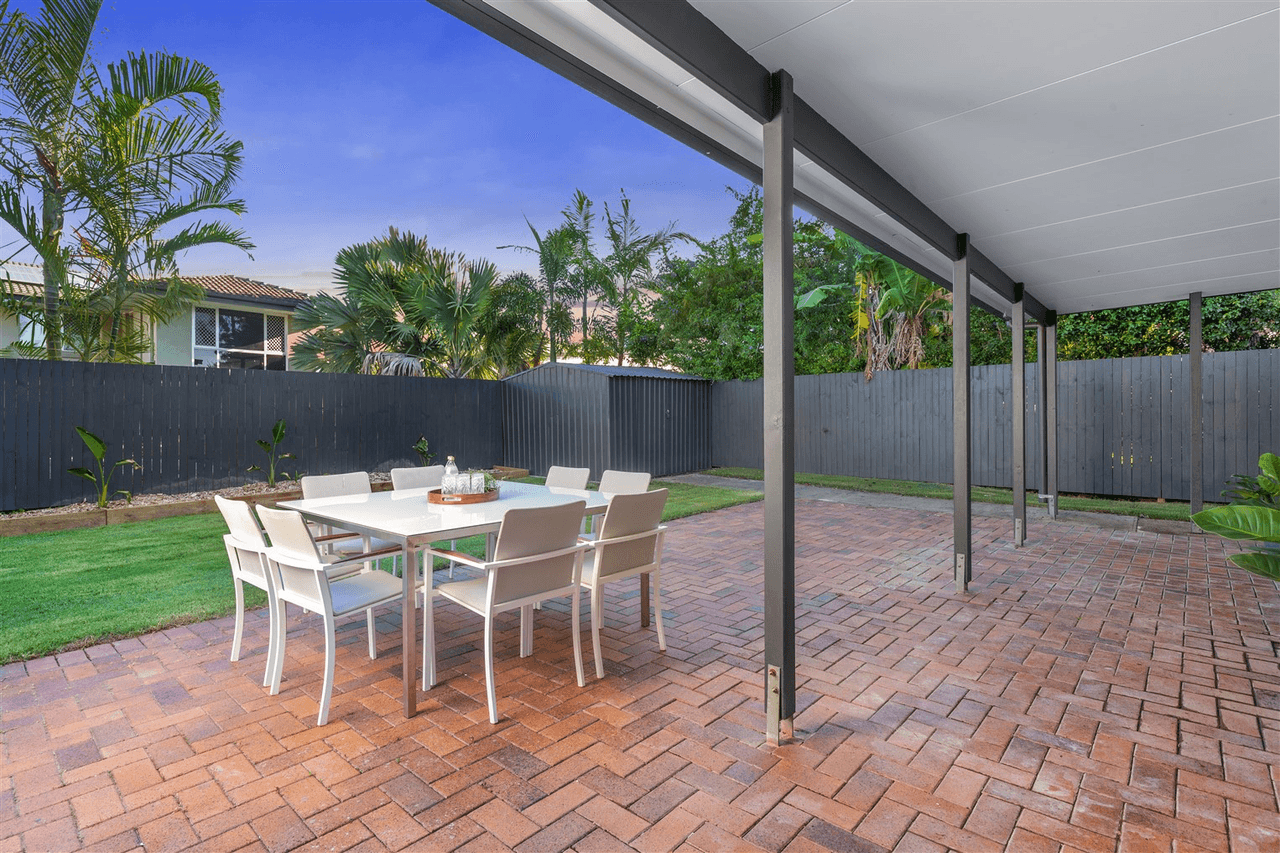 27 Eddowes Street, KEDRON, QLD 4031