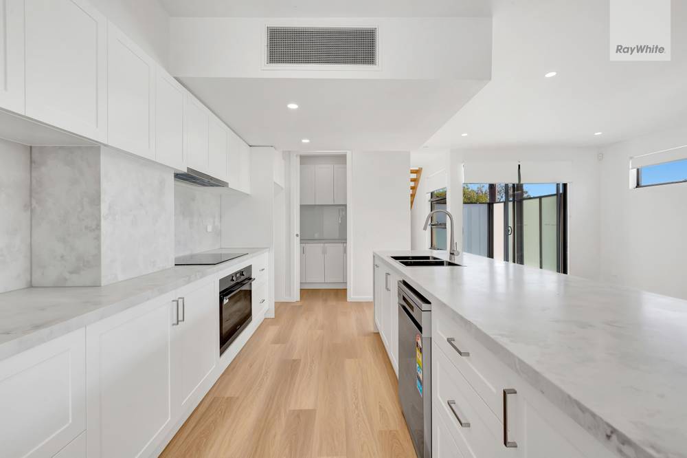 2/55 Melville Road, BRUNSWICK WEST, VIC 3055