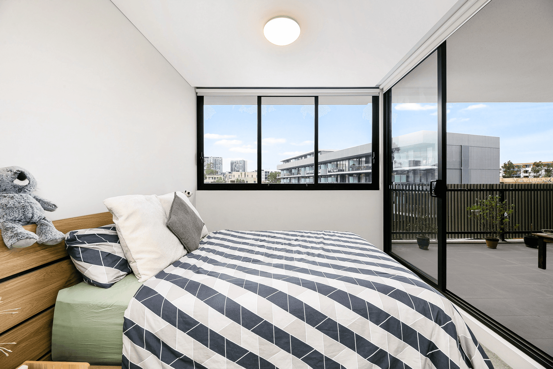 9080/17 Amalfi Drive, Wentworth Point, NSW 2127