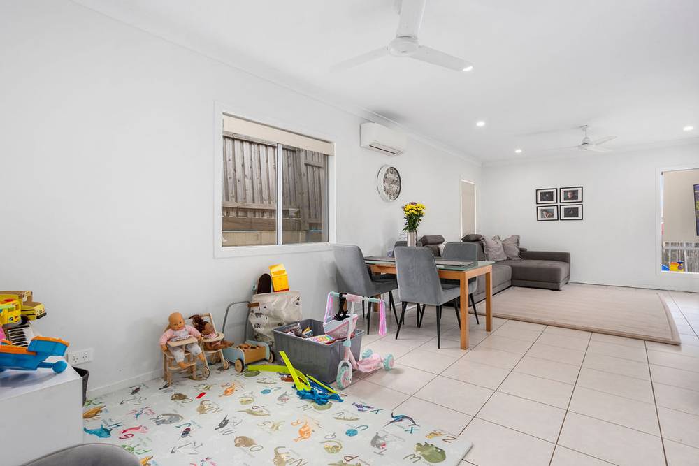 15 Bell Street, SILKSTONE, QLD 4304