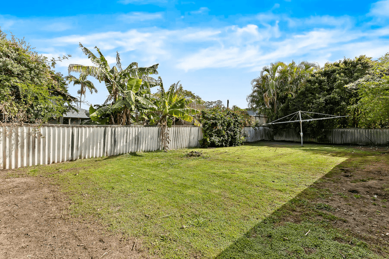 217 Mallawa Drive, PALM BEACH, QLD 4221