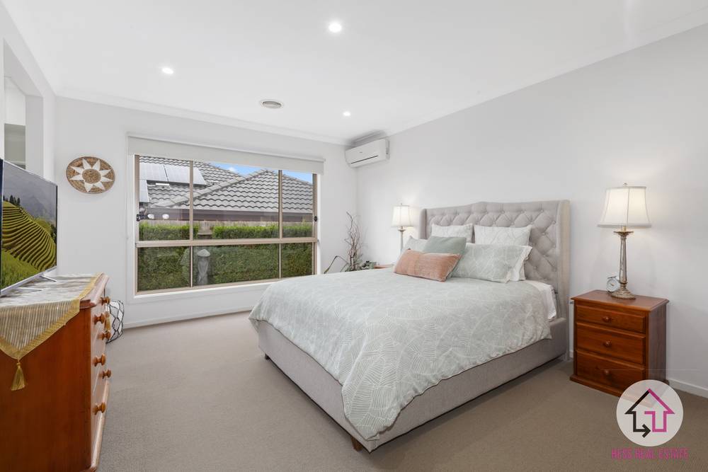12 Appleberry Way, WALLAN, VIC 3756