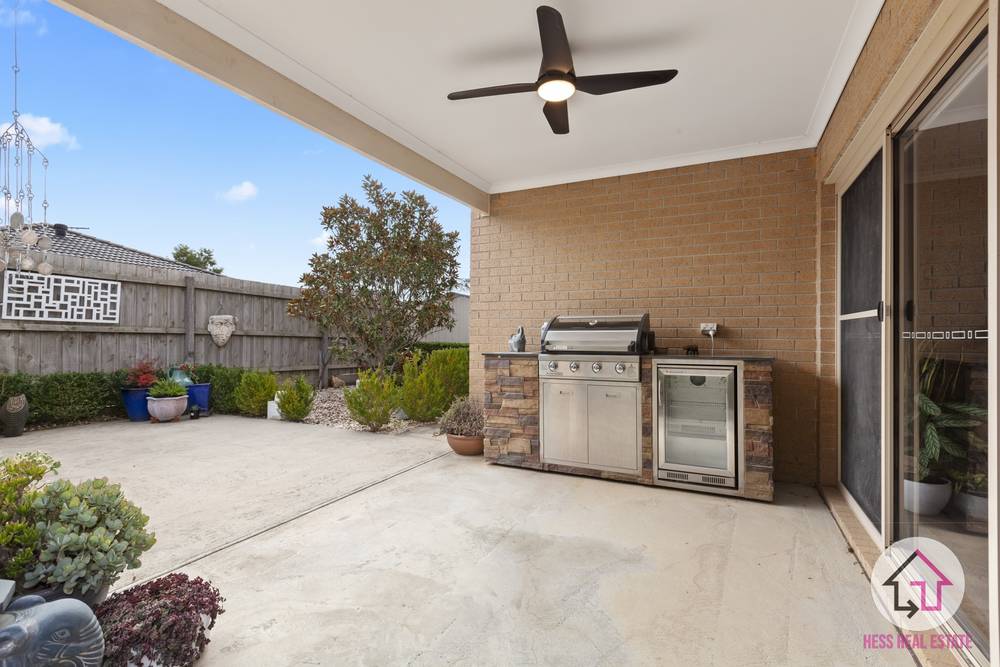 12 Appleberry Way, WALLAN, VIC 3756