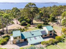 147 Tinderbox Road, BLACKMANS BAY, TAS 7052