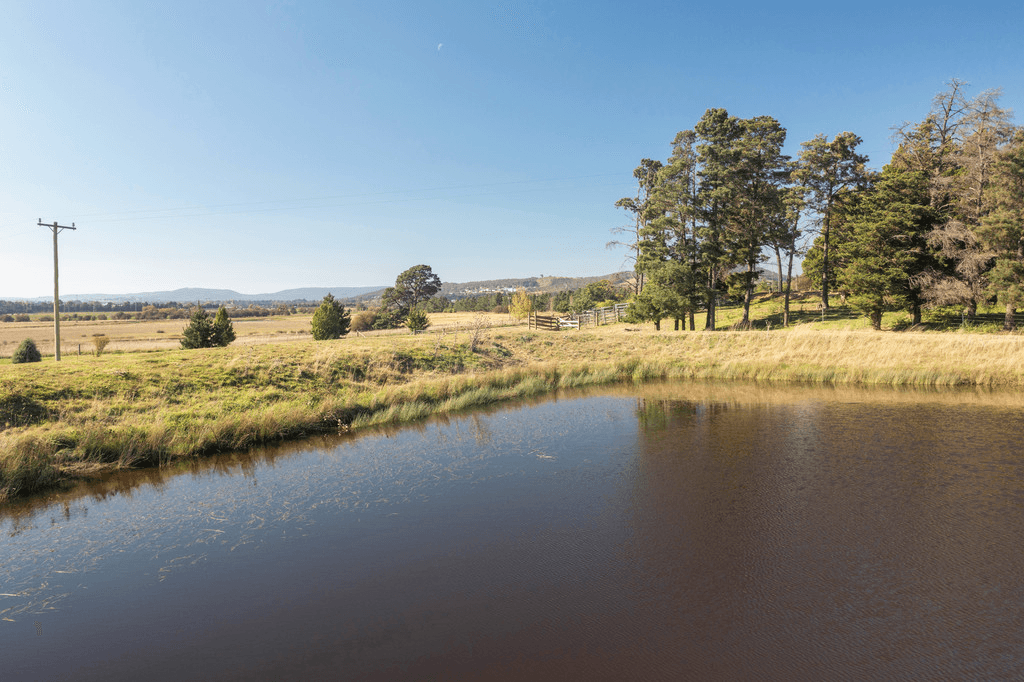 54 Brisbane Grove Road, GOULBURN, NSW 2580