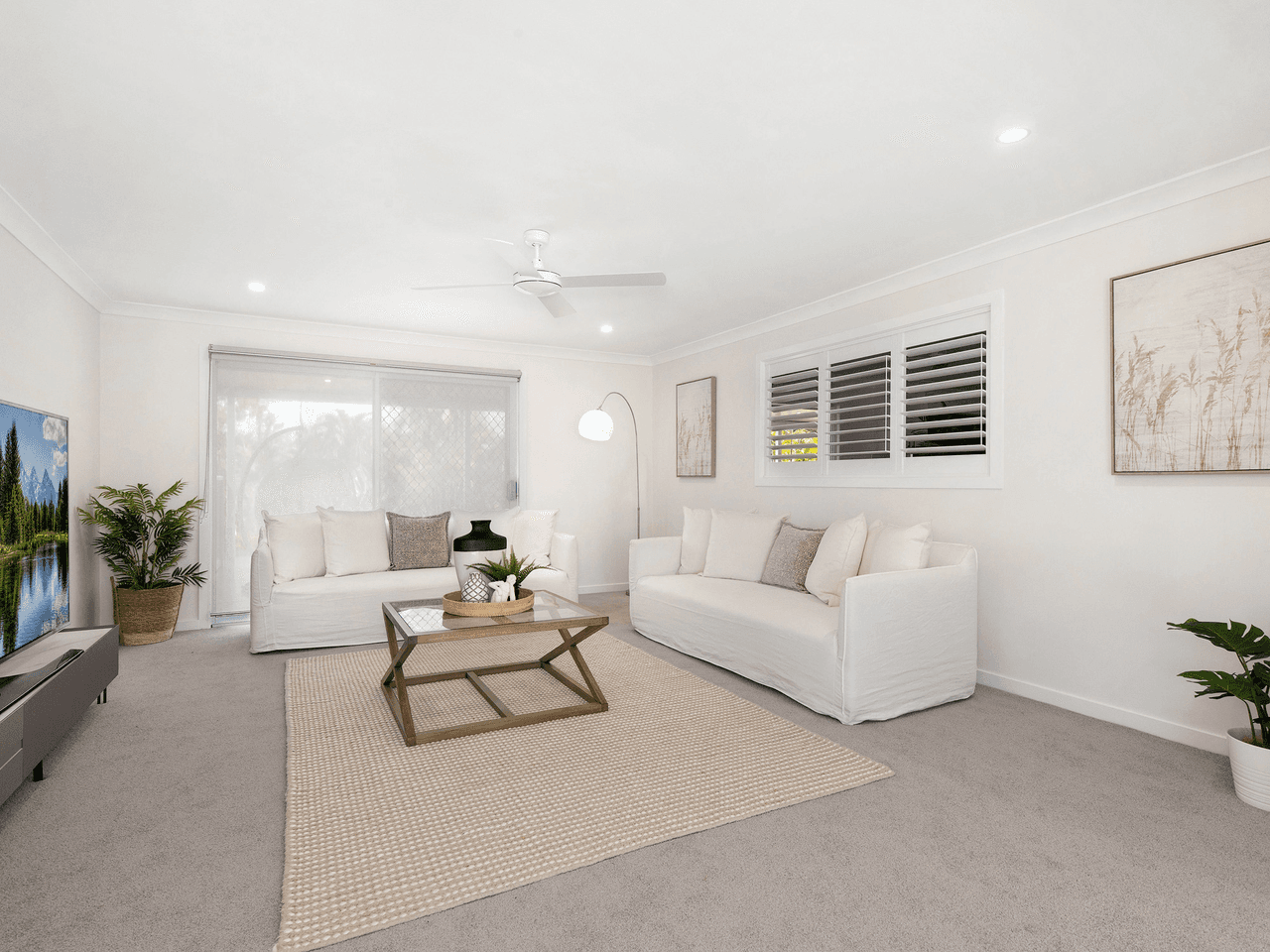 8  Wimbledon Way, OXENFORD, QLD 4210