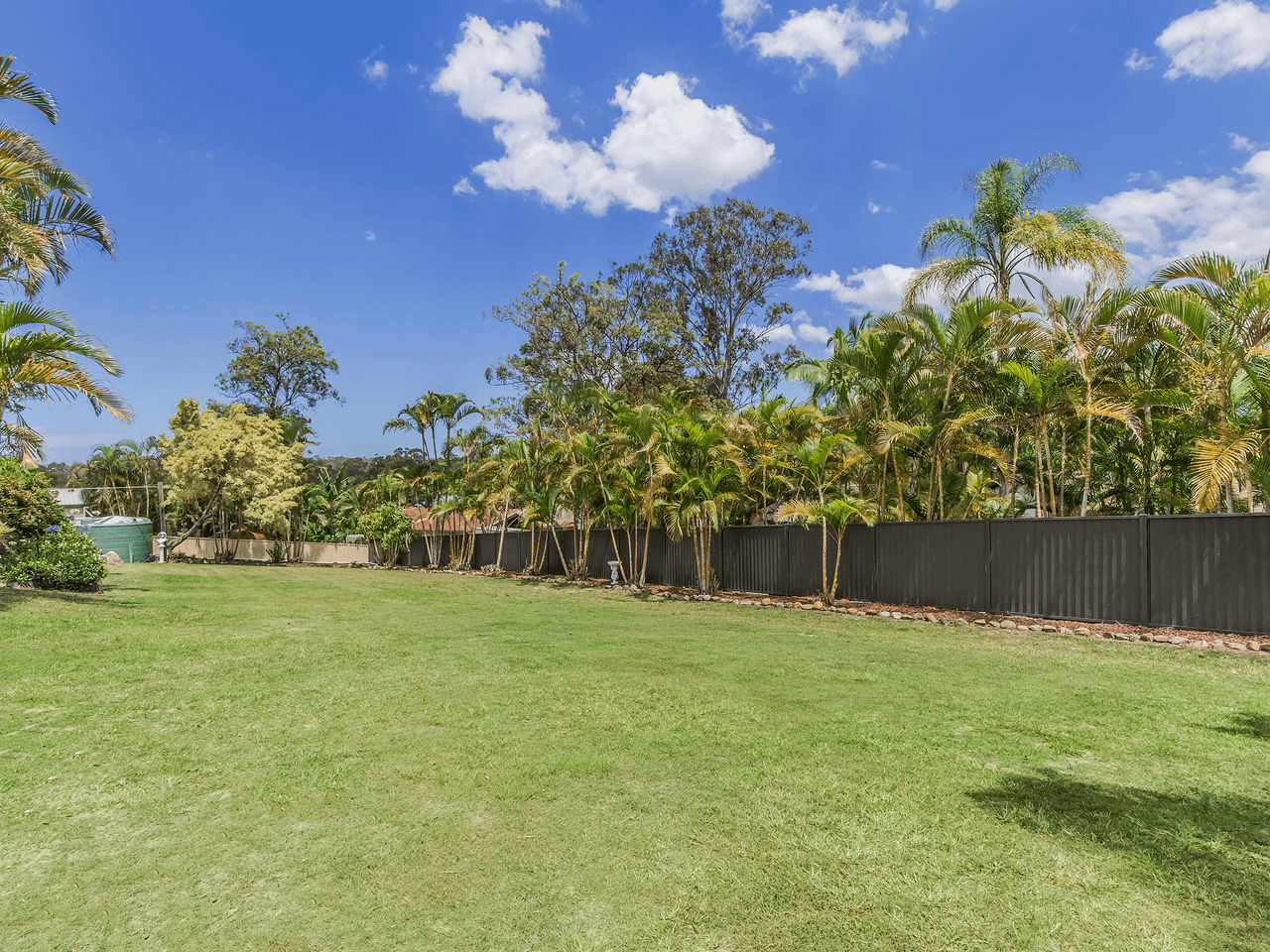 8  Wimbledon Way, OXENFORD, QLD 4210