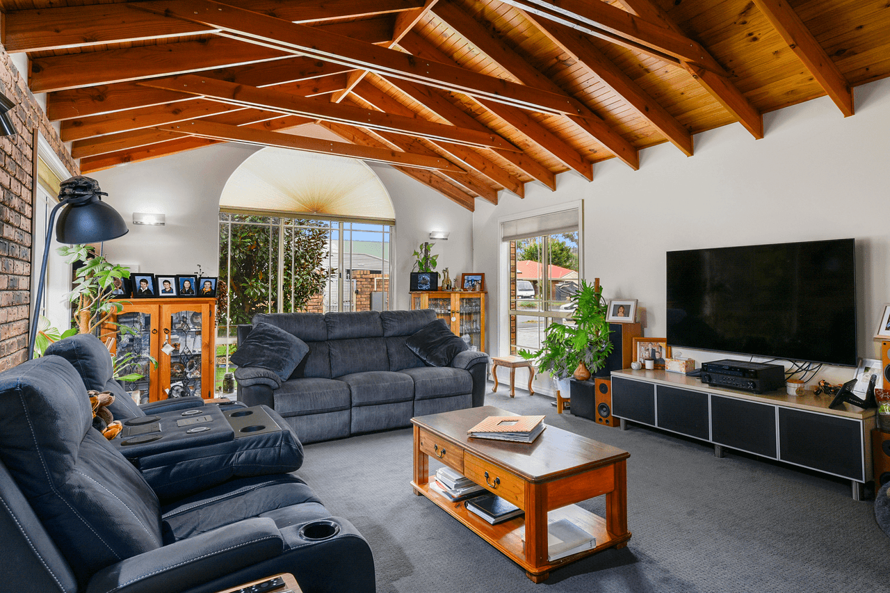 8 Cobblers Street, SEVEN MILE BEACH, TAS 7170