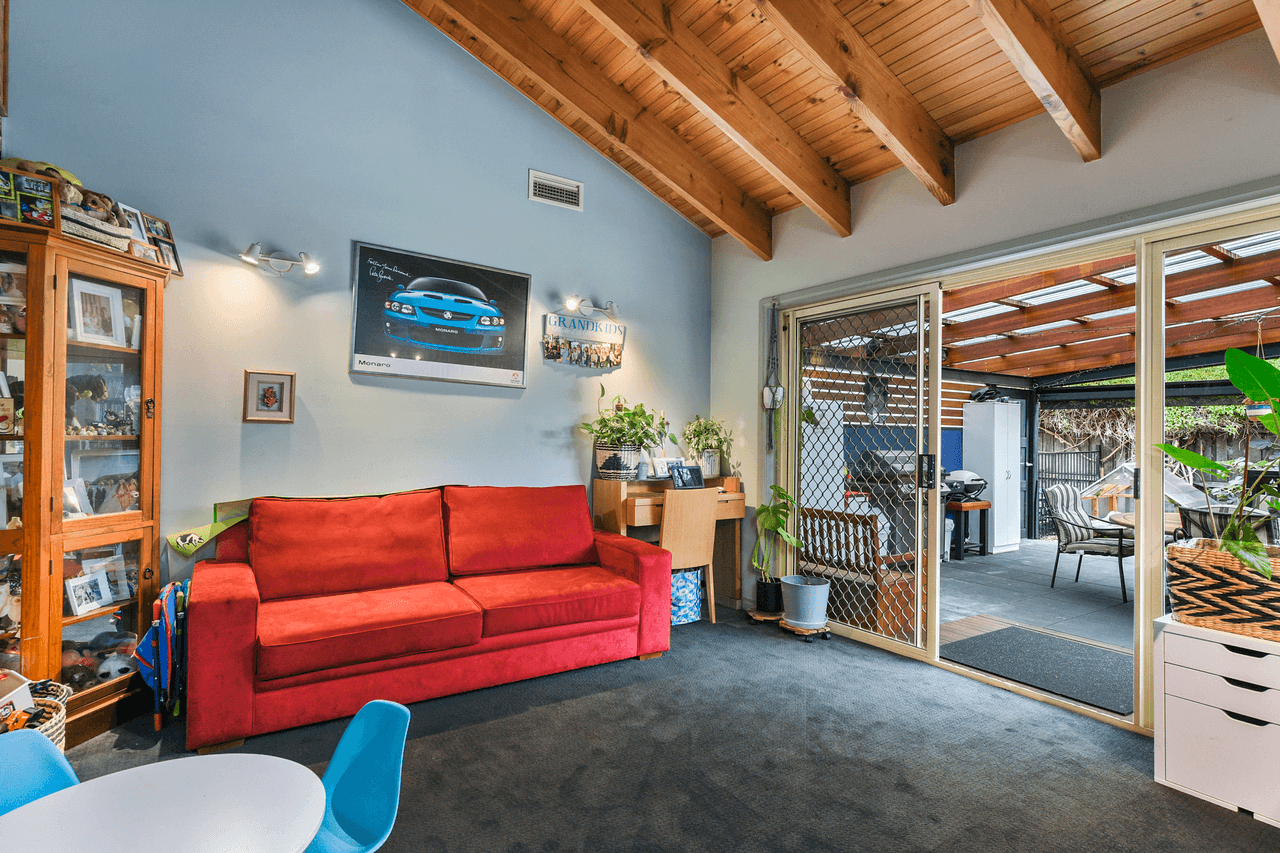 8 Cobblers Street, SEVEN MILE BEACH, TAS 7170