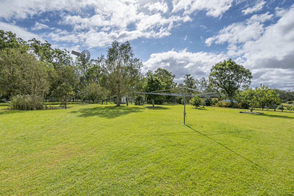 6 Carmichael Court, D'AGUILAR, QLD 4514