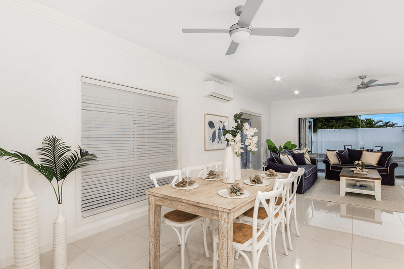 40 Santa Cruz Boulevard, Clear Island Waters, QLD 4226