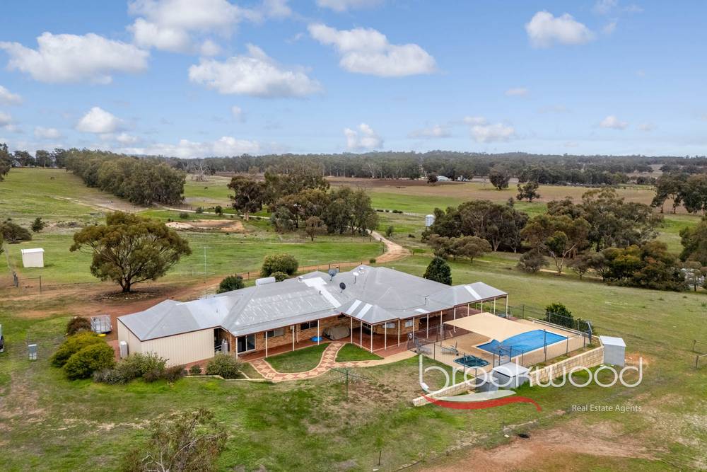 300 Hill Road, Bakers Hill, WA 6562