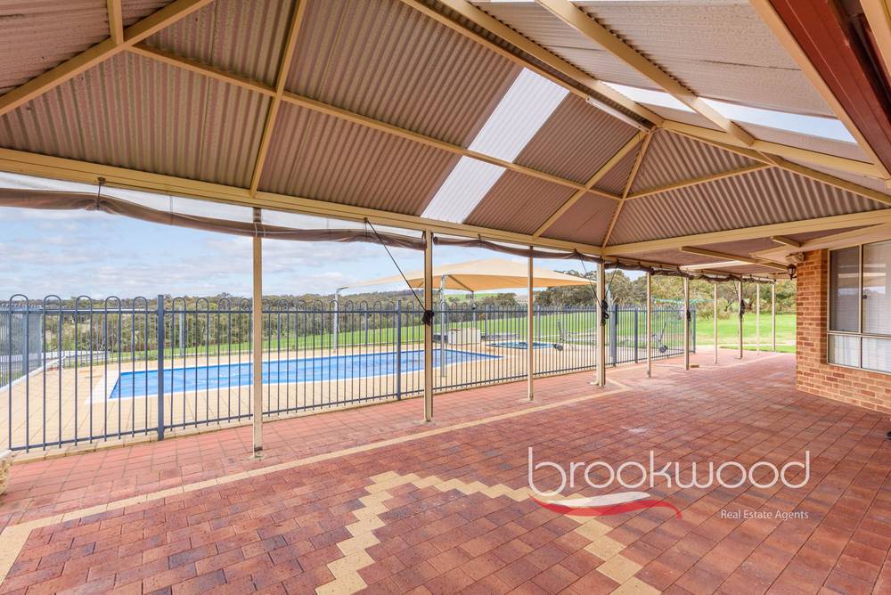 300 Hill Road, Bakers Hill, WA 6562