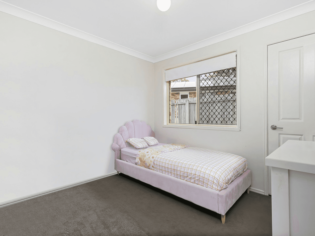 32 Smout Court, SANDSTONE POINT, QLD 4511
