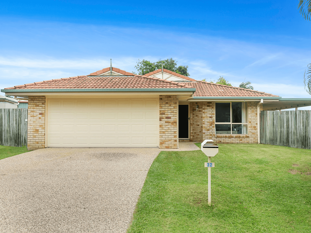 32 Smout Court, SANDSTONE POINT, QLD 4511