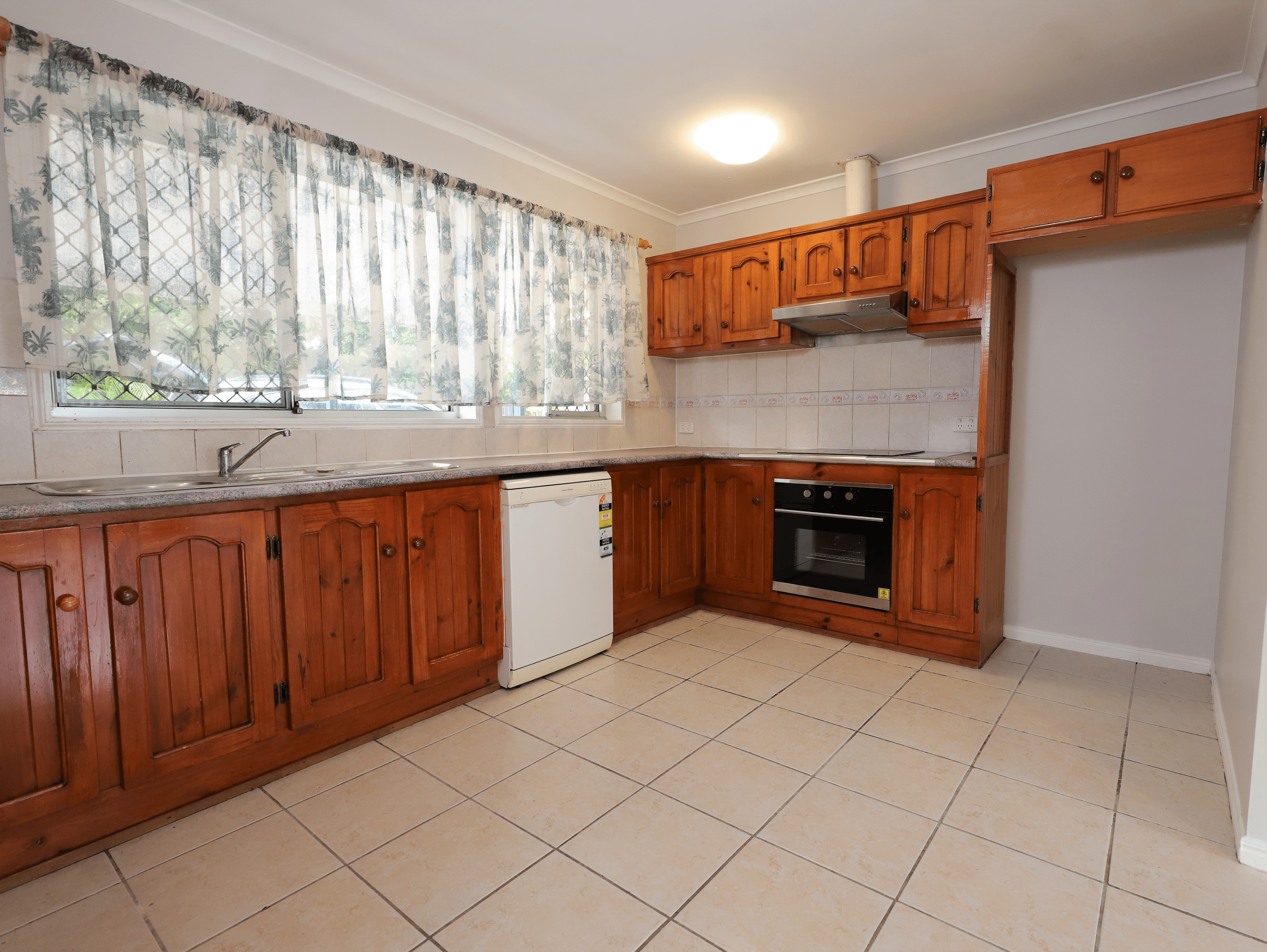 16 Omalley Street, LOGANLEA, QLD 4131