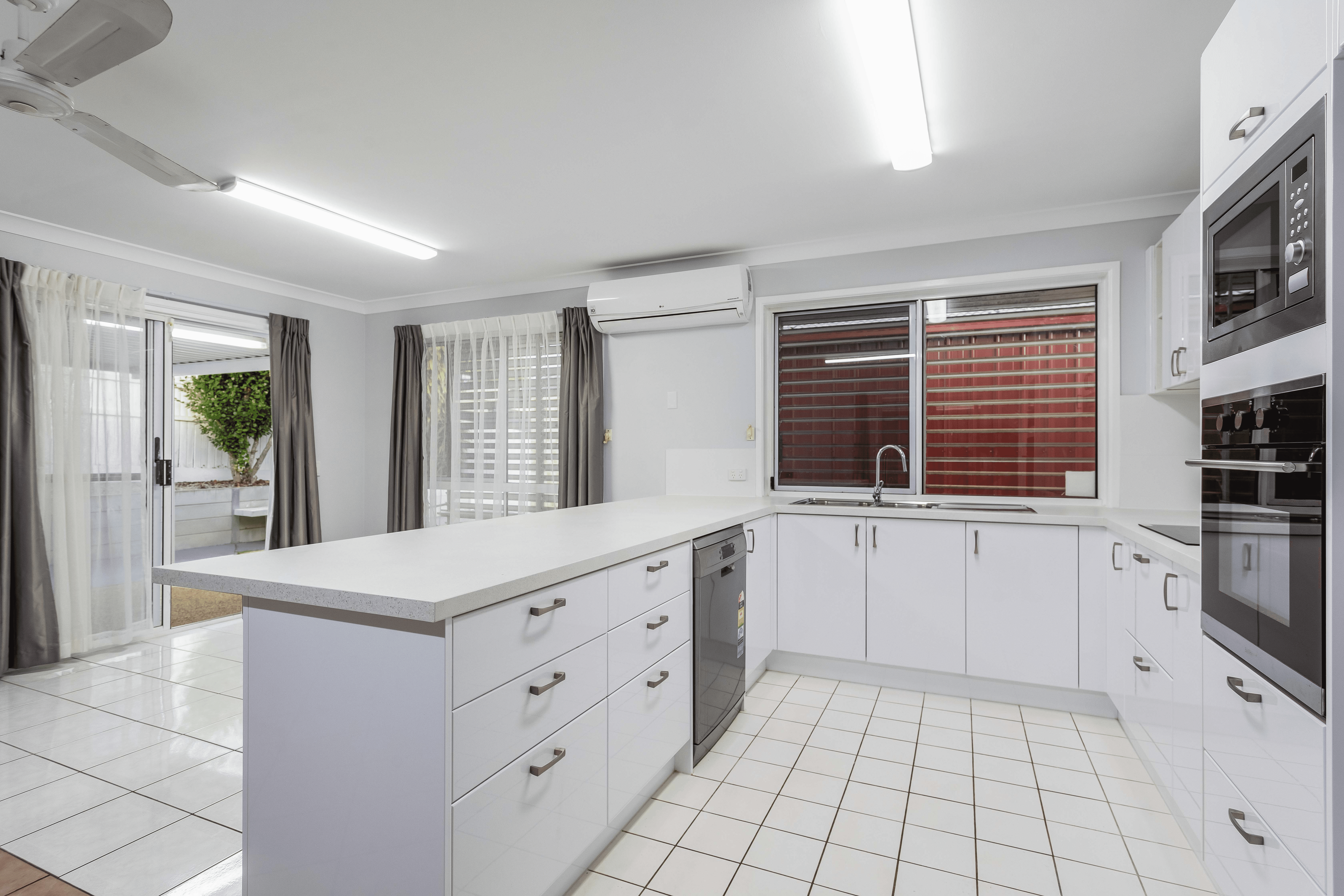 30 Glasshouse Cir, KALLANGUR, QLD 4503