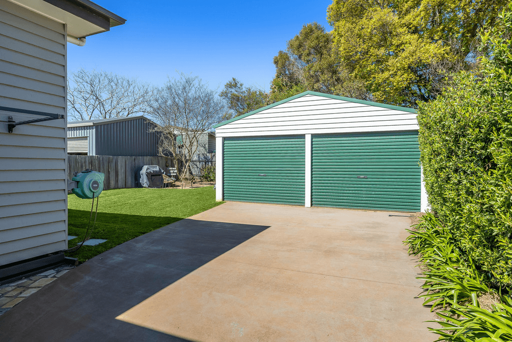 12 Leonard Street, EAST TOOWOOMBA, QLD 4350