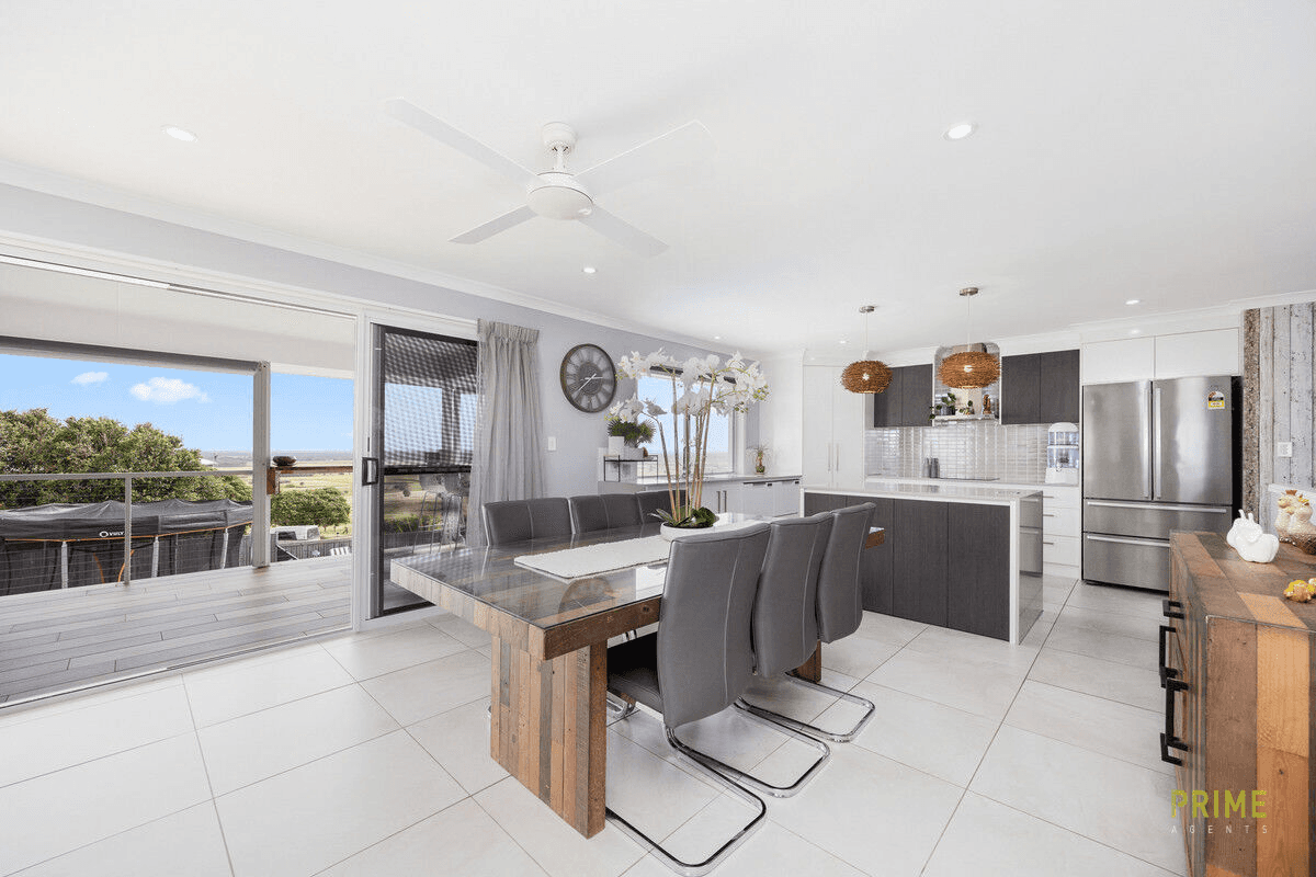 50 Sandy View Drive, Nikenbah, QLD 4655