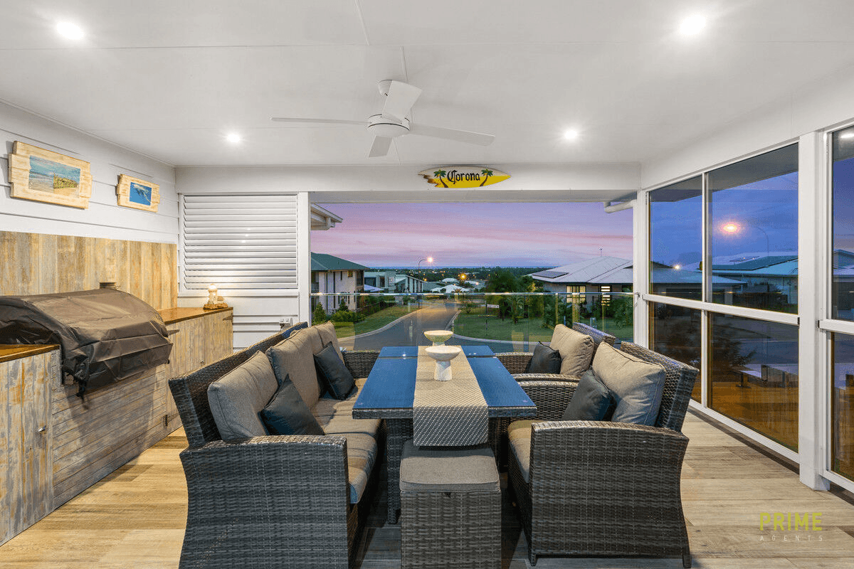 50 Sandy View Drive, Nikenbah, QLD 4655