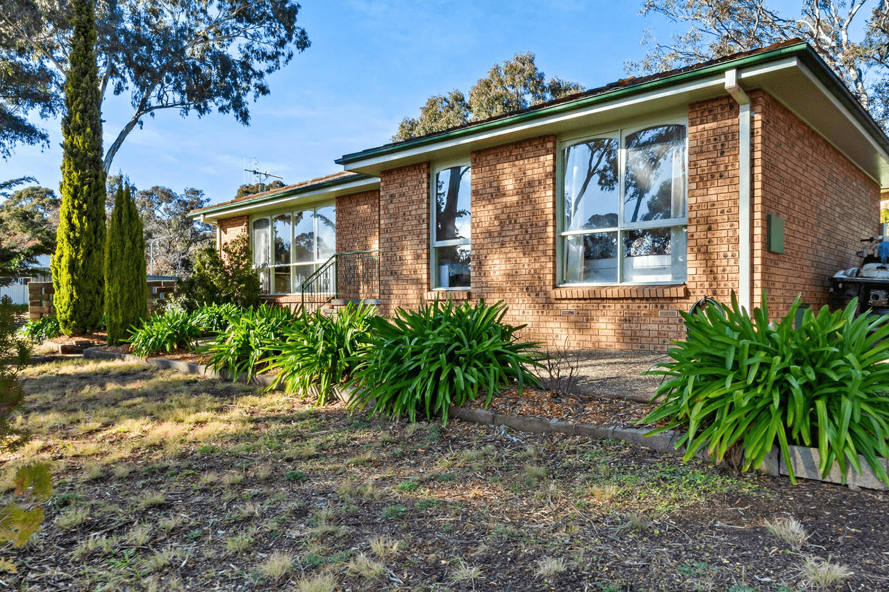 1 Selby Place, CHARNWOOD, ACT 2615