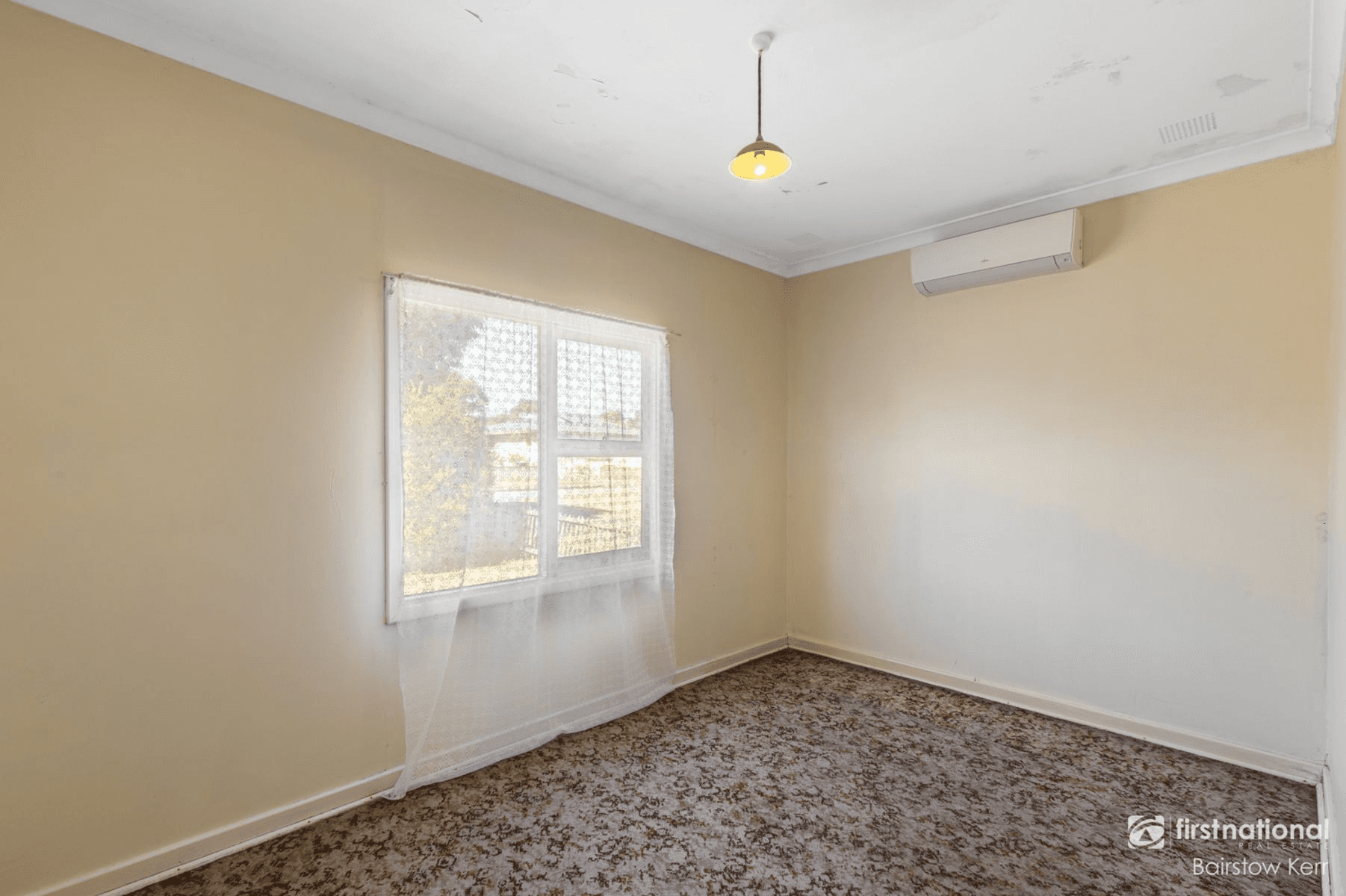 16 Minor Road, Orana, WA 6330