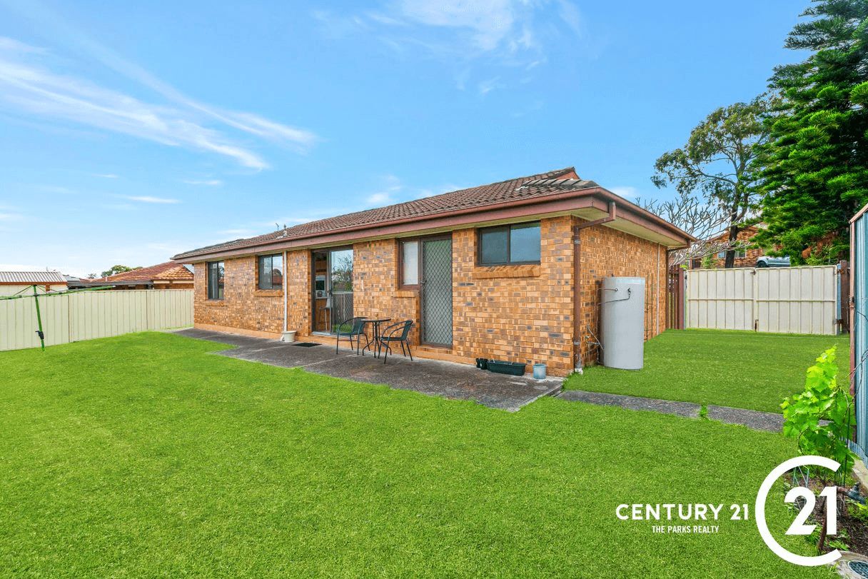 13 Lindum Place, St Johns Park, NSW 2176